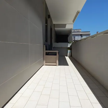 Living Int 2 Apartment