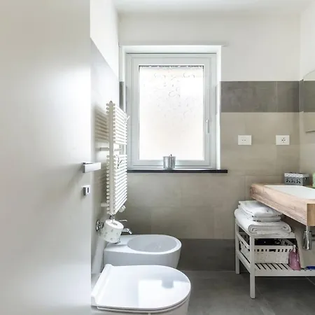 Apartment Living Int 2