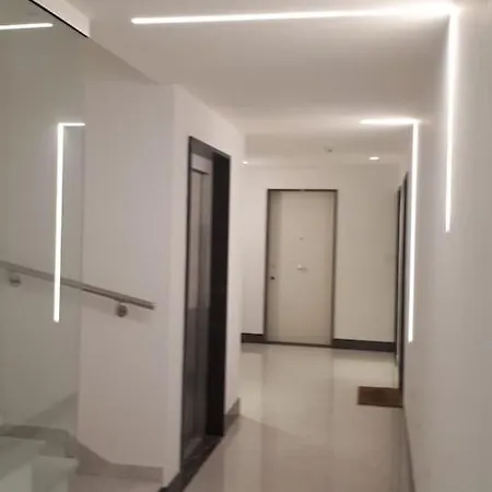 Living Int 2 Apartment